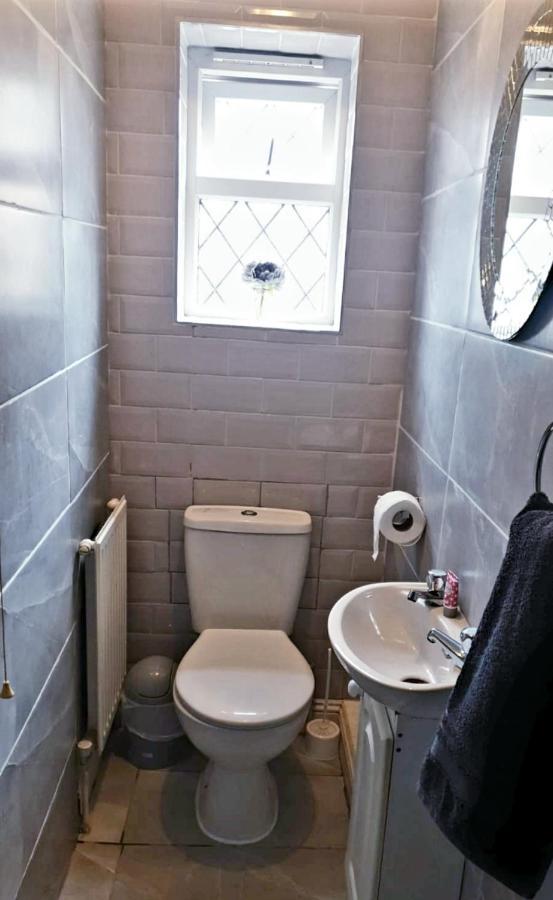 Apartment With Private Hot Tub, Sauna, Ice Bath, Gym Rainham  Exterior photo